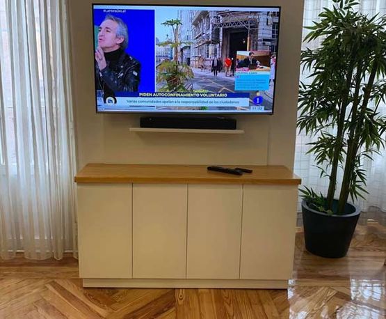 Carpintería Fernández Salinero mueble y televisor