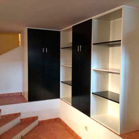 Carpintería Fernández Salinero closet con puertas negras